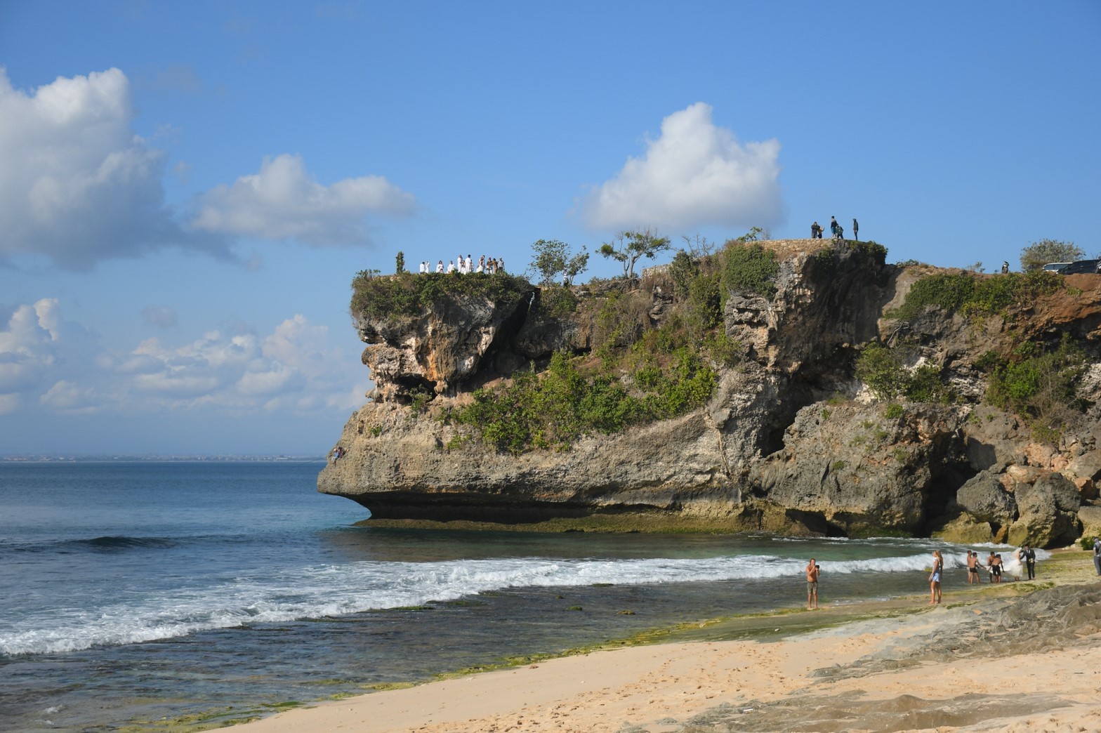 バランガンビーチの雰囲気