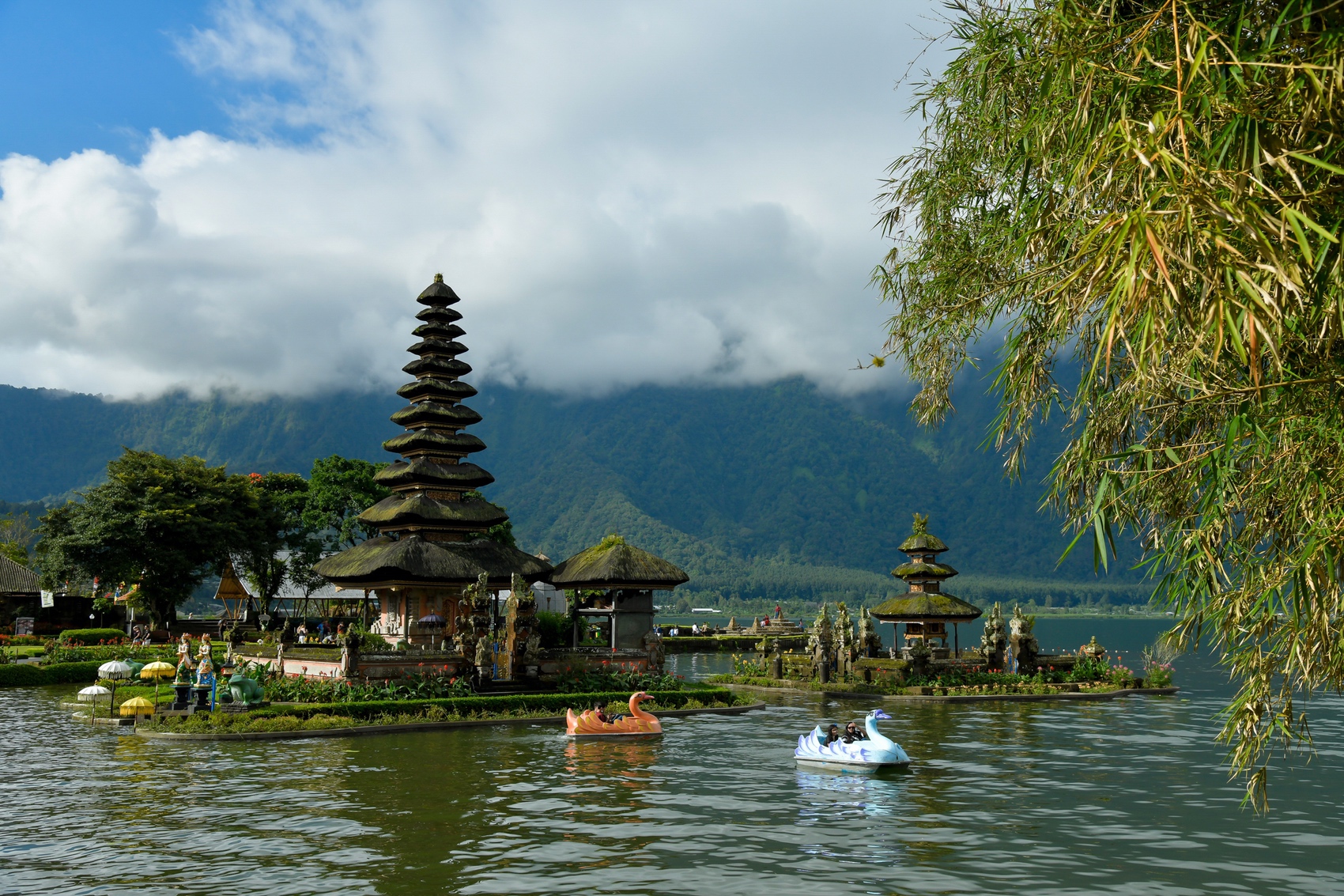 ウルンダヌ・ブラタン寺院