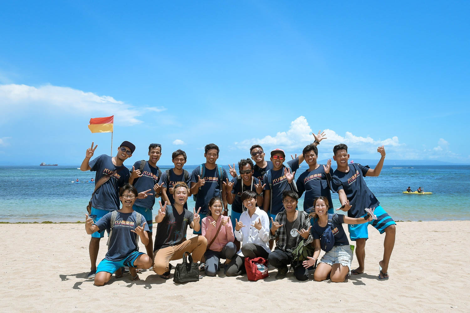 BLESS x バリ倶楽部の集合写真