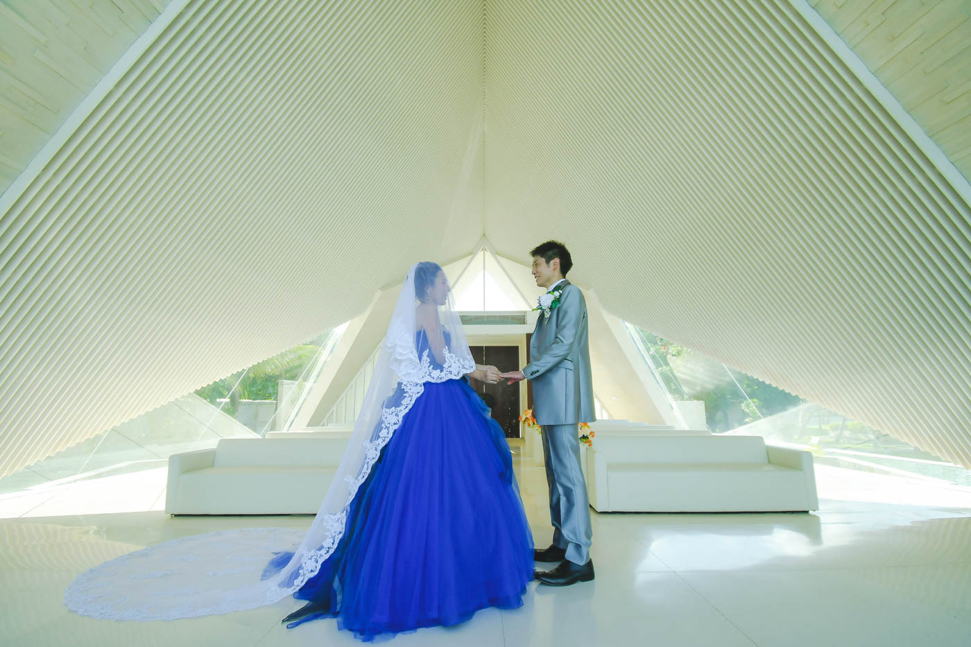 ウルシャンティチャペルの内部