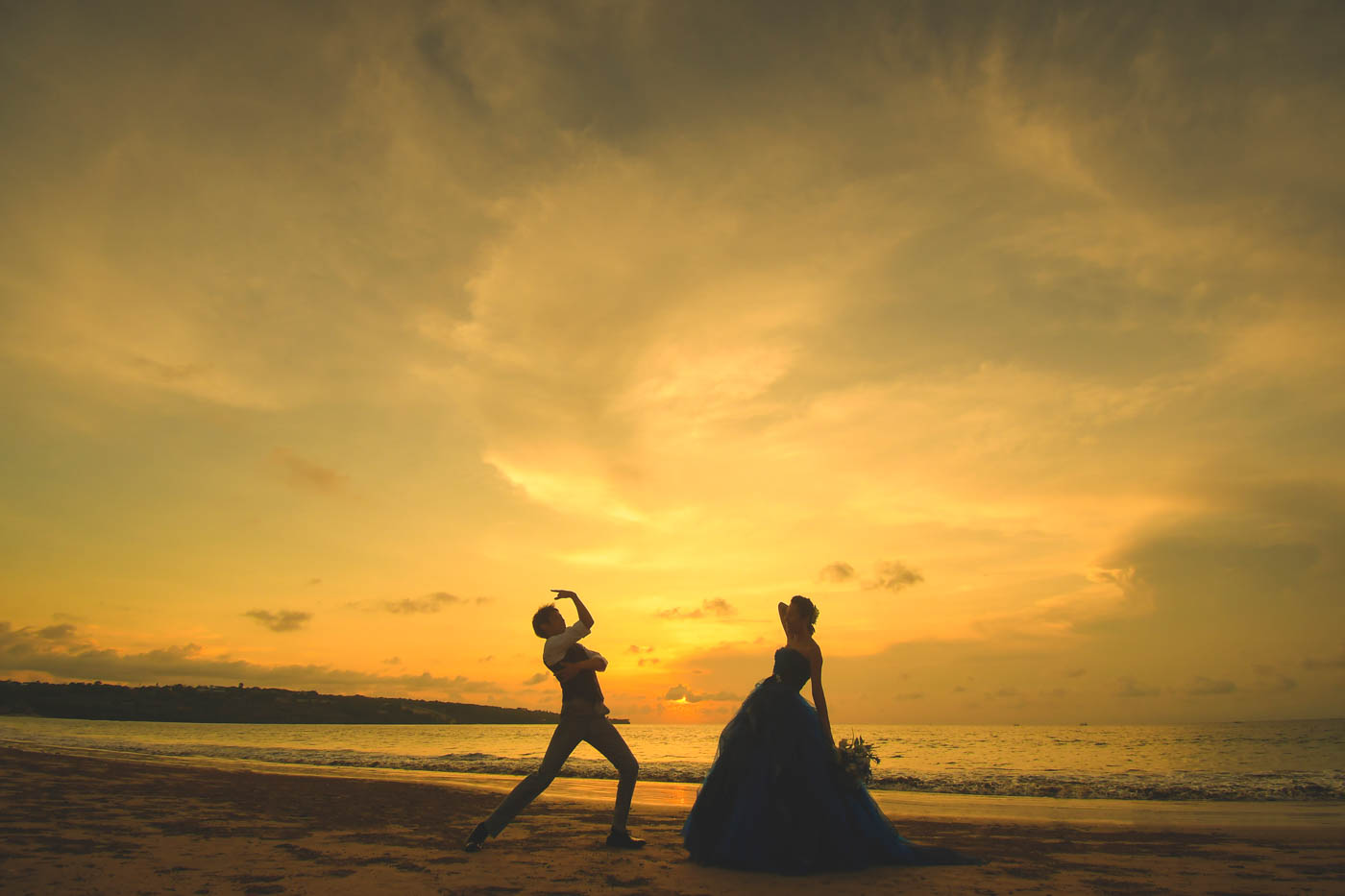 ジョジョ立ちのシルエット